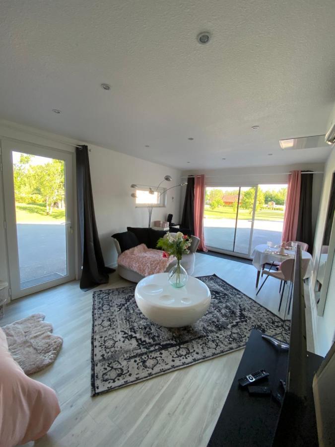 Agreable Chambre D'Hote Calme Avec Piscine Souvans 외부 사진